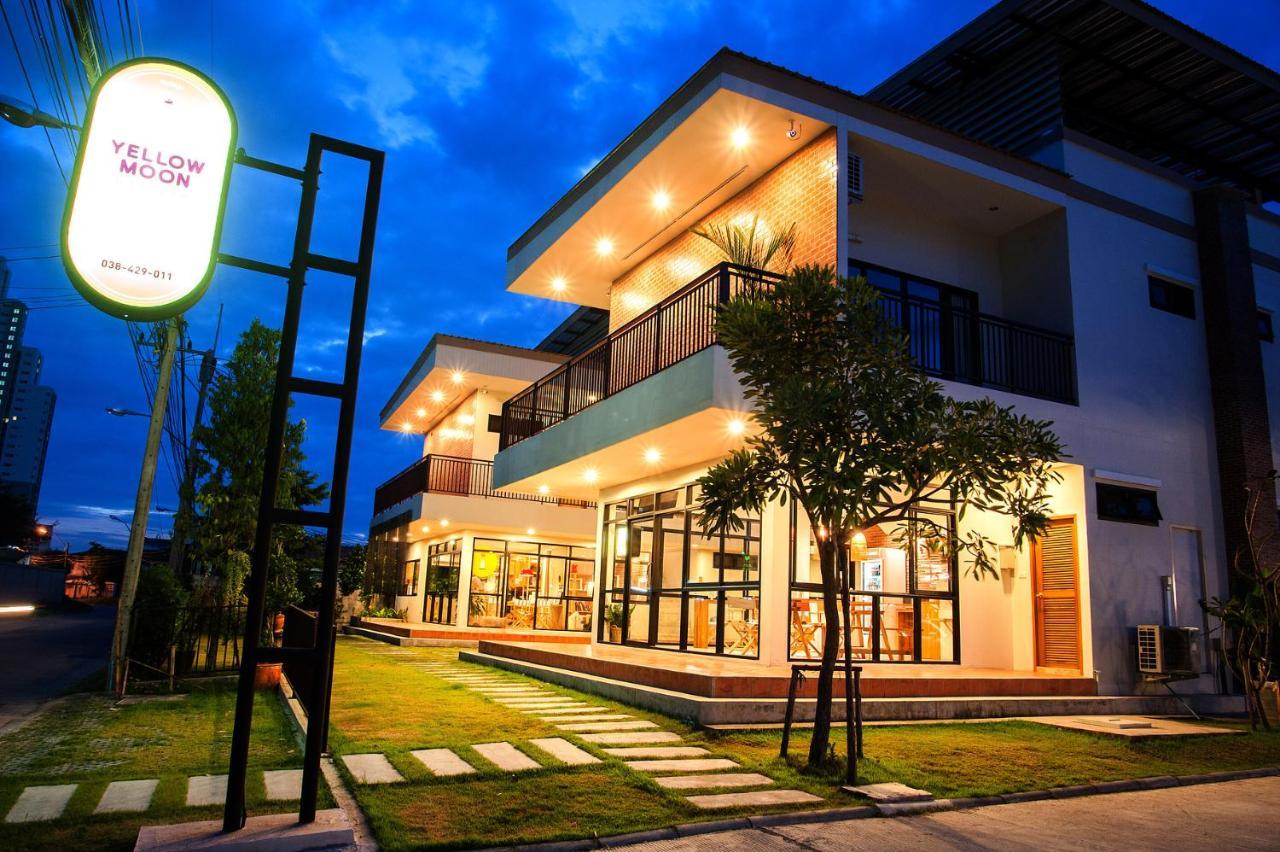 Yellow Moon Hotel Pattaya Exterior foto