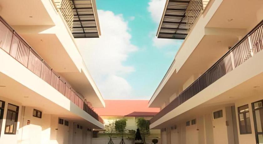 Yellow Moon Hotel Pattaya Exterior foto